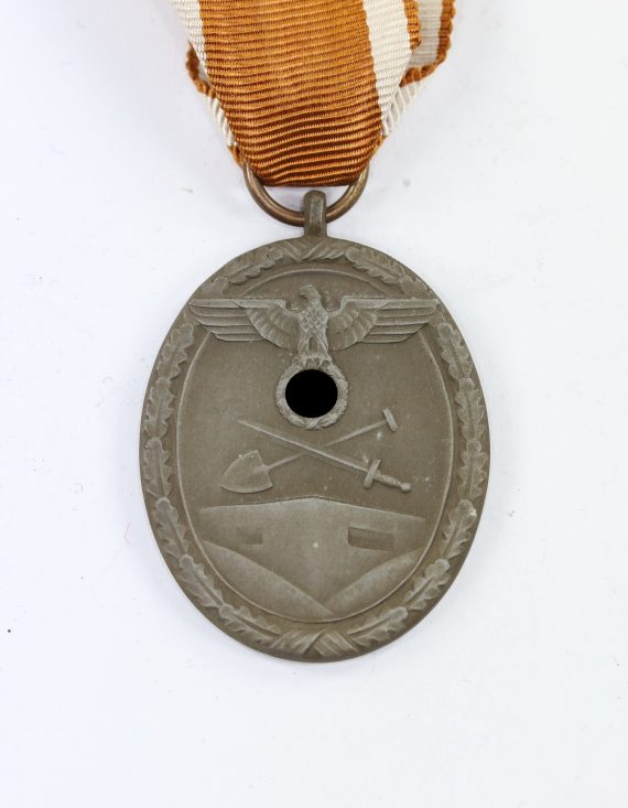 deutsches_schutzwall_ehrenzeichen_f_r_arbeit_zum_schutze_deutschlands_1__1_2