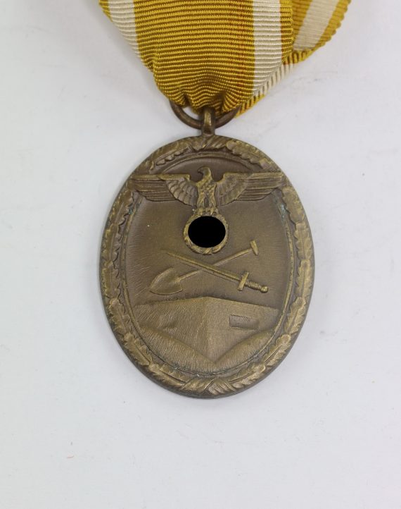 deutsches_schutzwall_ehrenzeichen_f_r_arbeit_zum_schutze_deutschlands_1__35