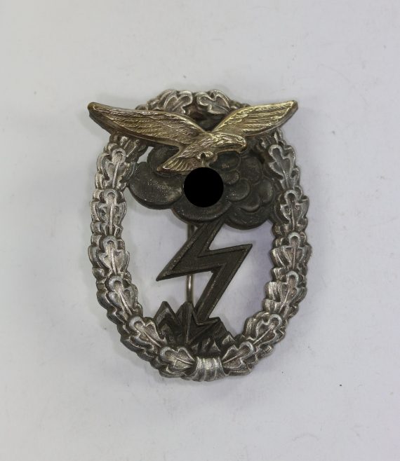 erdkampfabzeichen_der_luftwaffe_hammer_s_hne_1__1