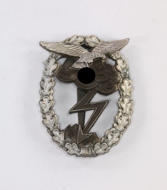 erdkampfabzeichen_der_luftwaffe_hersteller_m