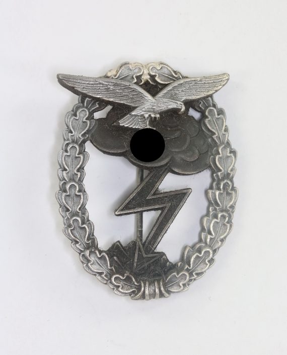 erdkampfabzeichen_der_luftwaffe_hst