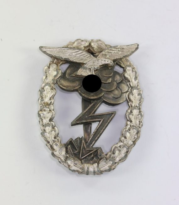 erdkampfabzeichen_der_luftwaffe_hst