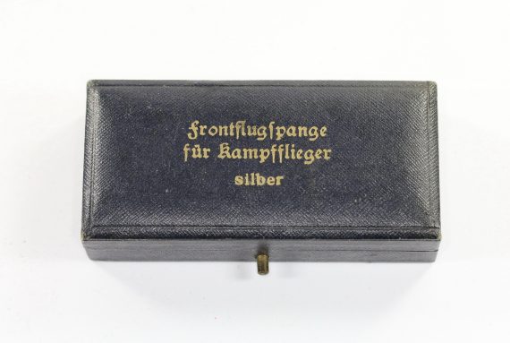etui_f_r_eine_frontflugspange_f_r_kampffliege_silber_1_