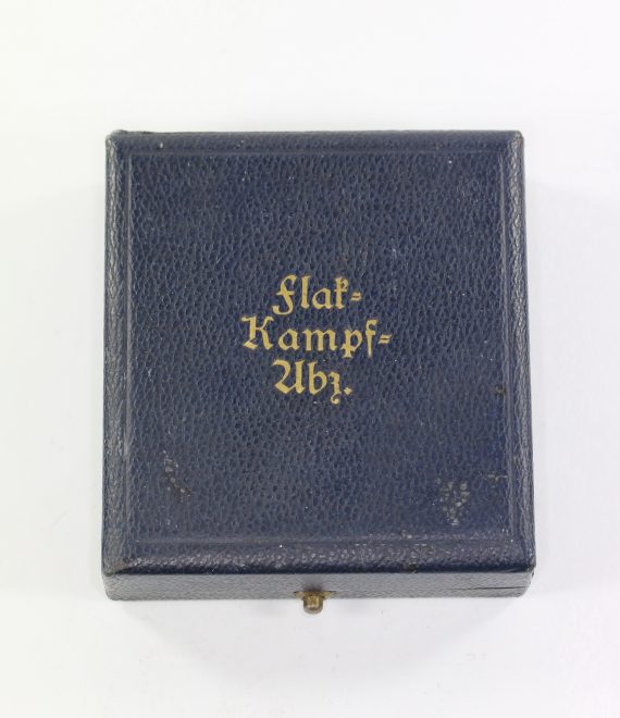 etui_flakkampfabzeichen_der_luftwaffe_1_