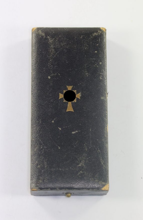 etui_mutterkreuz_in_gold_alfred_st_bbe_berlin_1__1