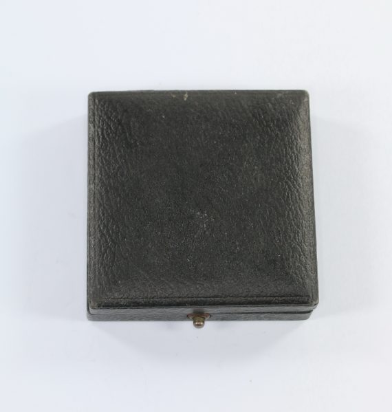 etui_verwundetenabzeichen_in_gold_hauptm_nzamt_wien_iii_1_