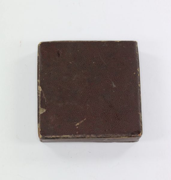 etui_verwundetenabzeichen_in_silber_1_