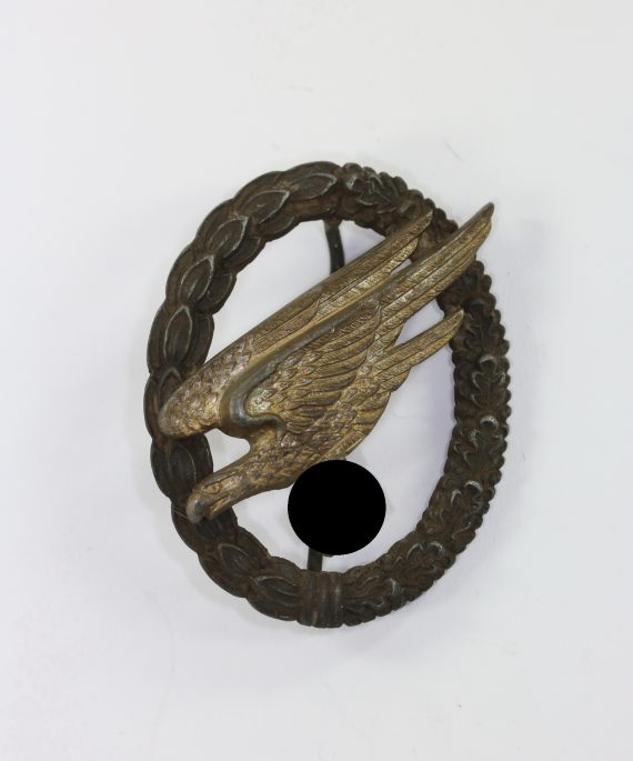 fallschirmschuetzenabzeichen_der_luftwaffe_g