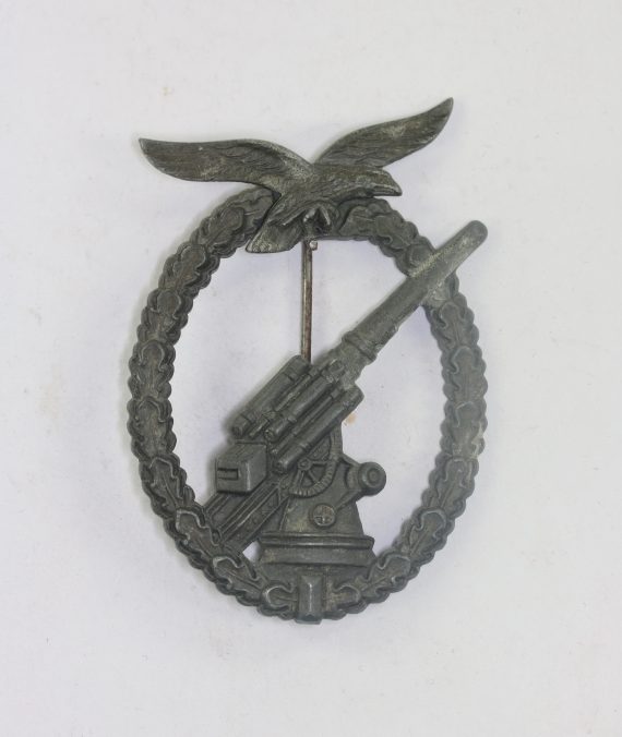 flakkampfabzeichen_der_luftwaffe_ball_hinge_kriegsgefangenschaft_1__4nd