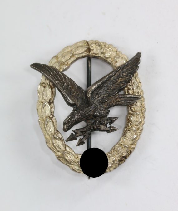 fliegersch_tzenabzeichen_der_luftwaffe_mit_blitzb_ndel_hst