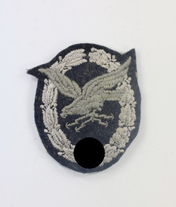 fliegersch_tzenabzeichen_mit_blitzb_ndel_der_luftwaffe_stoff_gef_ttert_1__1