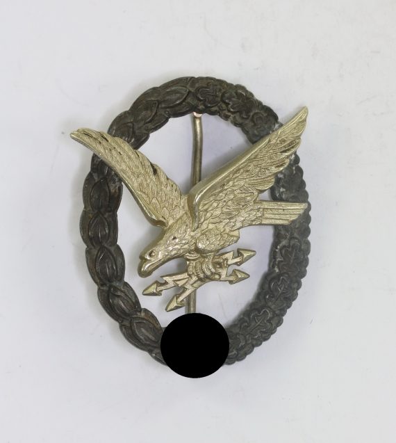 fliegersch_tzenabzeichen_mit_blitzb_ndel_hst