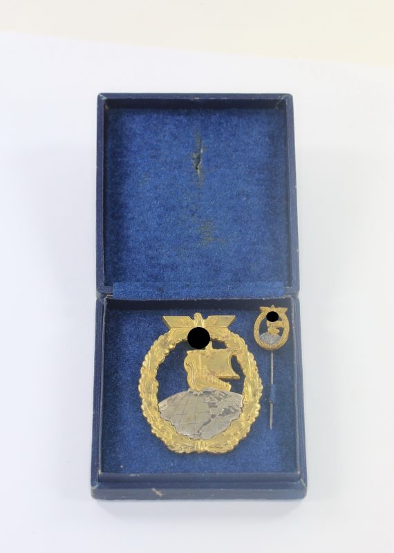 hilfskreuzer_kriegsabzeichen_juncker_berlin_im_etui_mit_miniatur_1__1