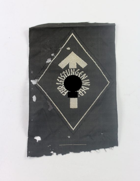 hitlerjugend_hj_leistungsabzeichen_in_silber_stoff_mit_rzm_etikette_m4134_1__1_1_4nd