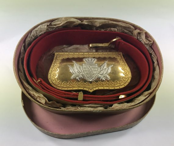 Sachsen (Königreich), Kartuschkasten mit Bandolier für Offiziere der Feldartillerie, in Schachtel