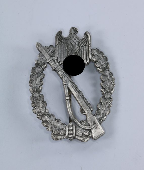 infanteriesturmabzeichen_in_silber_deschler_sohn_1__1