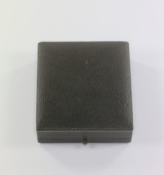 kleines_etui_deutsches_kreuz_in_gold_deschler_sohn_1_