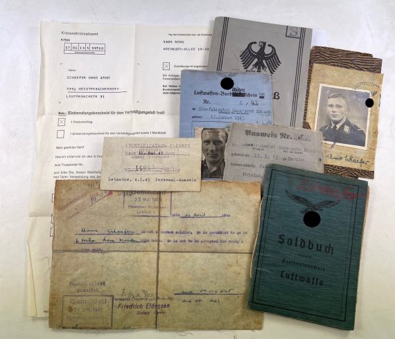 konvolut_soldbuch_wehrpa_dokumente_eines_transportfliegers_fliegersch_tzen__narvik_kreta_etc_1__1