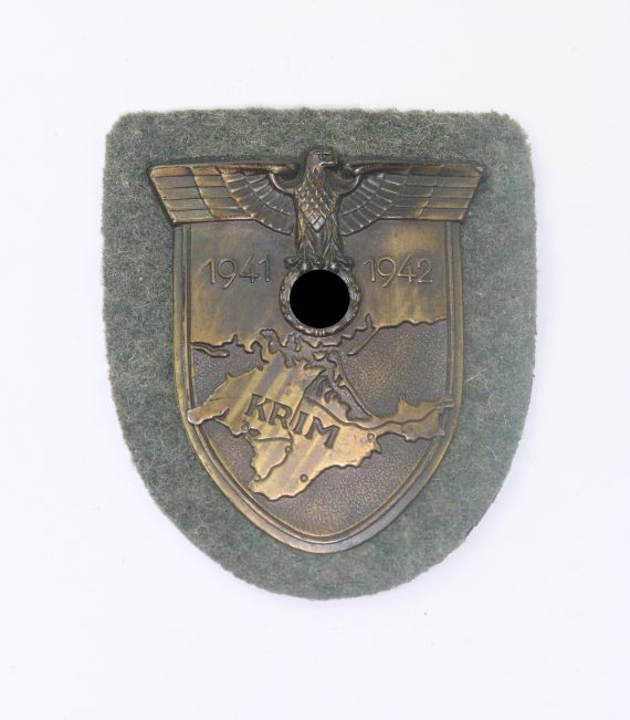 krimschild_auf_heeresstoff_hst