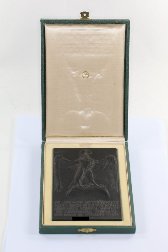 lauchhammer_eisen_plakette_mit_hitler_zitat_im_etui_1__1