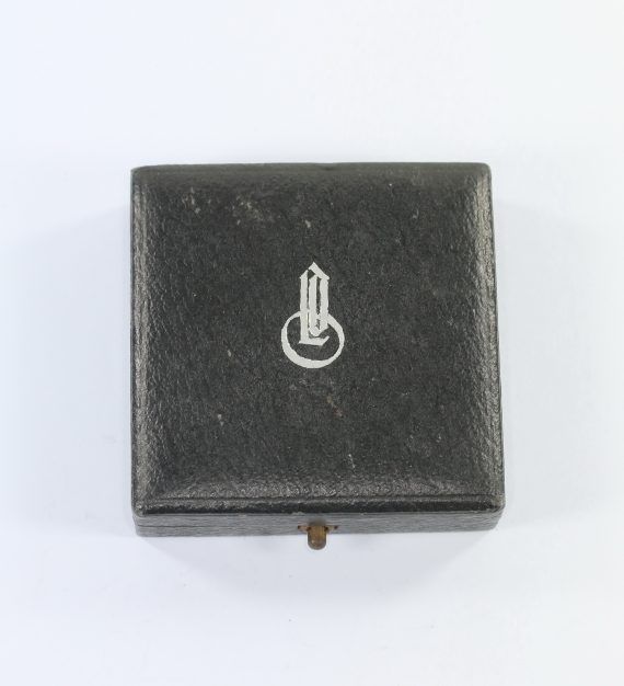 ldo_etui_verwundetenabzeichen_in_gold_1