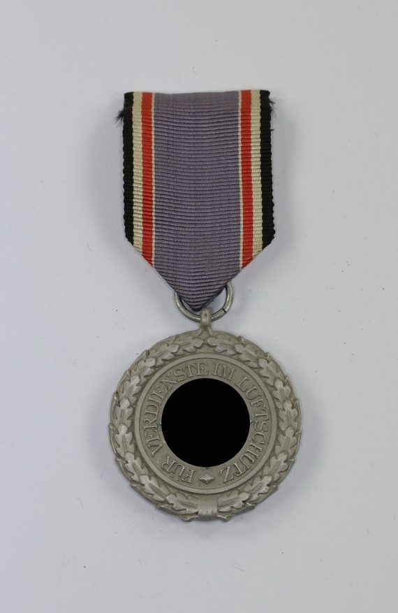 luftschutzehrenzeichen_2