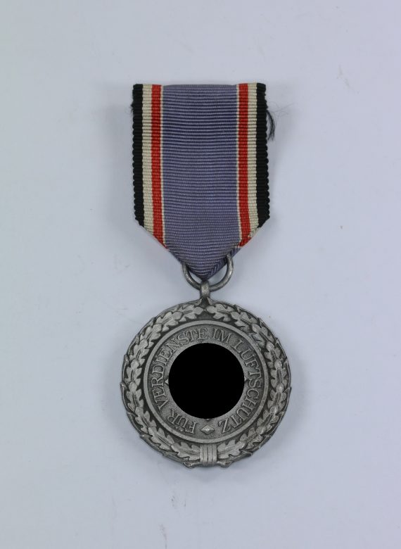 luftschutzehrenzeichen_2