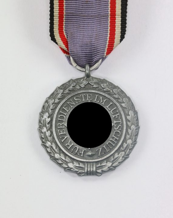 luftschutzehrenzeichen_2