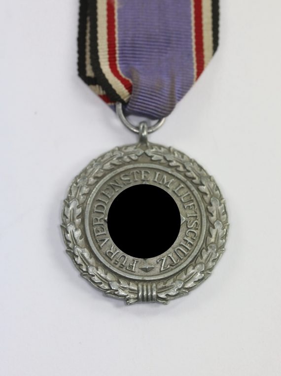 luftschutzehrenzeichen_2