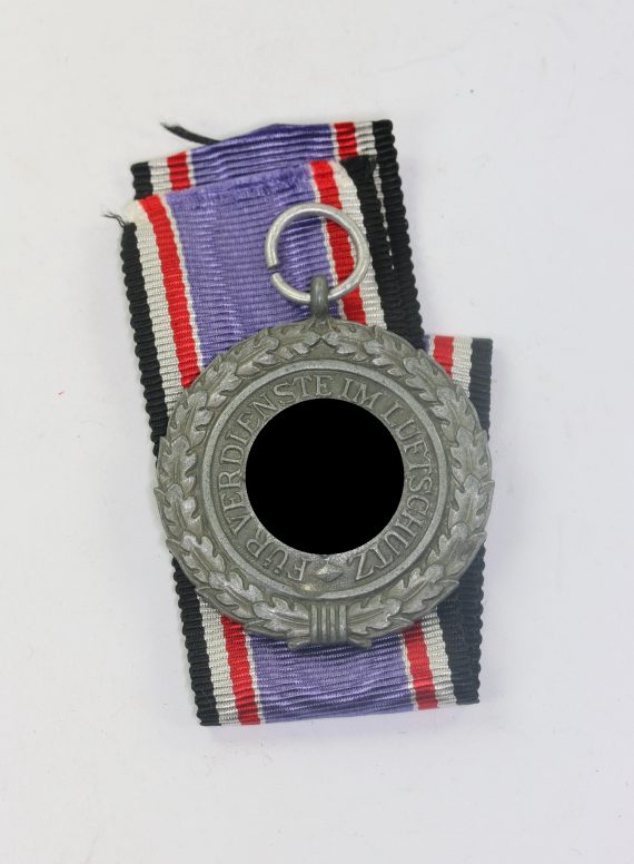 luftschutzehrenzeichen_2