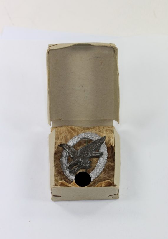 luftwaffe_fliegersch_tzenabzeichen_mit_blitzb_ndel_fll_in_schachtel_1__1