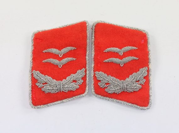 luftwaffe_paar_kragenspiegel_f_r_einen_oberleutnant_der_flakartillerie_1__1