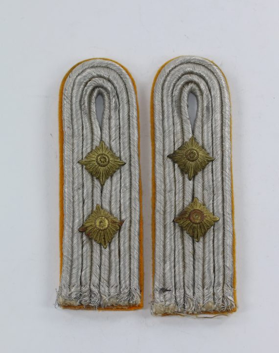 luftwaffe_paar_schulterklappen_hauptmann_fliegendes_personal_1_