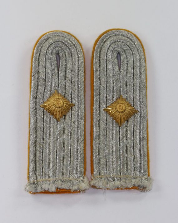 luftwaffe_paar_schulterklappen_oberleutnant_fliegendes_personal_fallschirmj_ger_1_