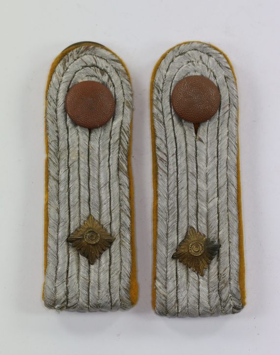 luftwaffe_paar_schulterklappen_oberleutnant_flieger_1_