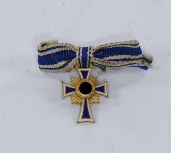 miniatur_mutterkreuz_in_gold_an_schleife_1__1