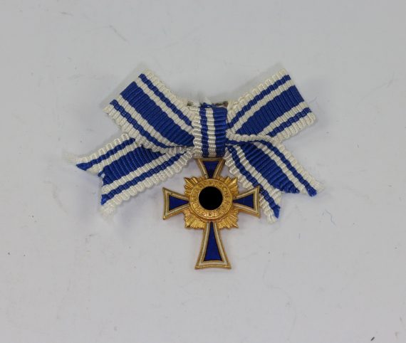 miniatur_mutterkreuz_in_gold_an_schleife_hersteller_l11_1__1