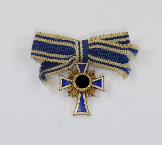 miniatur_mutterkreuz_in_gold_an_schleife_hst