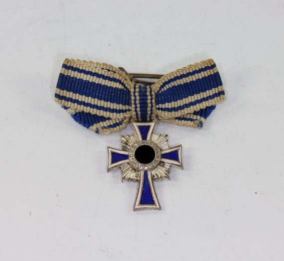 miniatur_mutterkreuz_in_silber_an_schleife_1__1