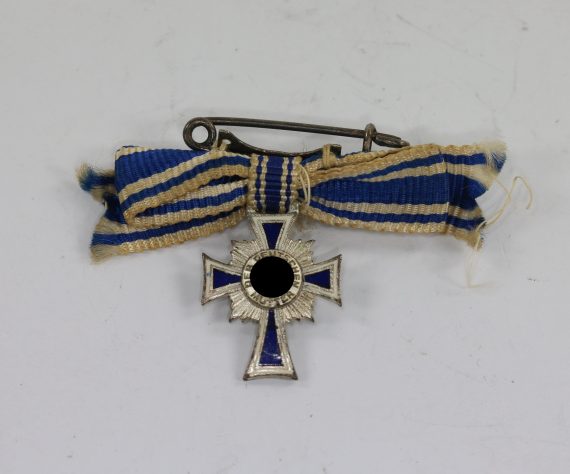 miniatur_mutterkreuz_in_silber_an_schleife_1__1_1