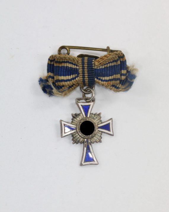 miniatur_mutterkreuz_in_silber_an_schleife_1__1_3