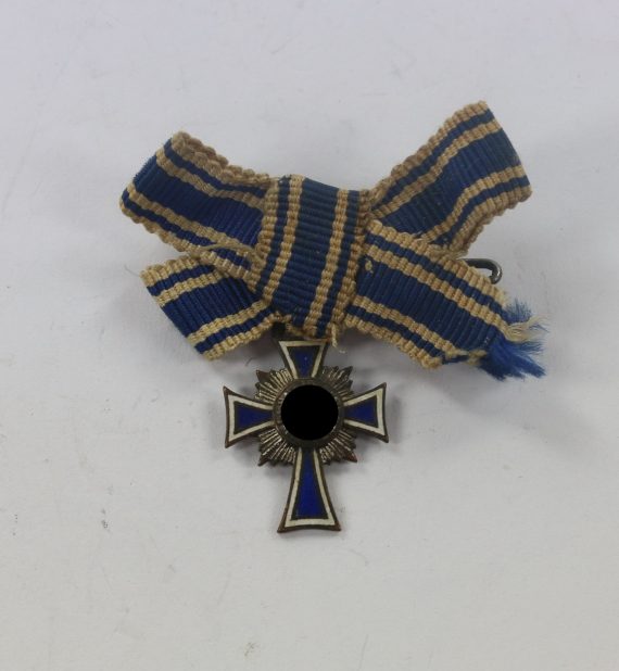 miniatur_mutterkreuz_in_silber_an_schleife_1__7_4nd