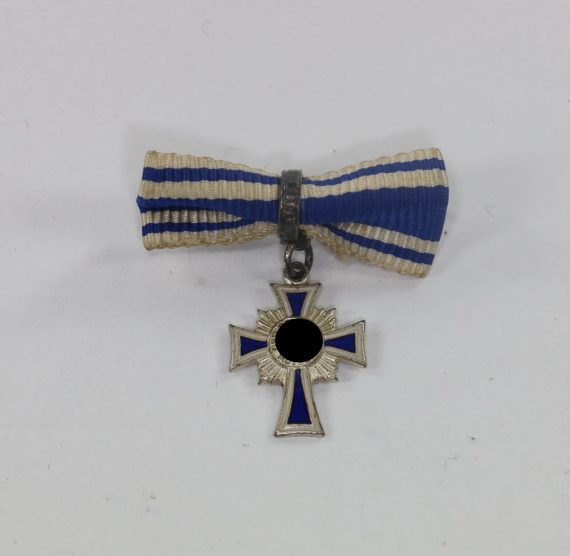 miniatur_mutterkreuz_in_silber_an_schleife_variante_1__1