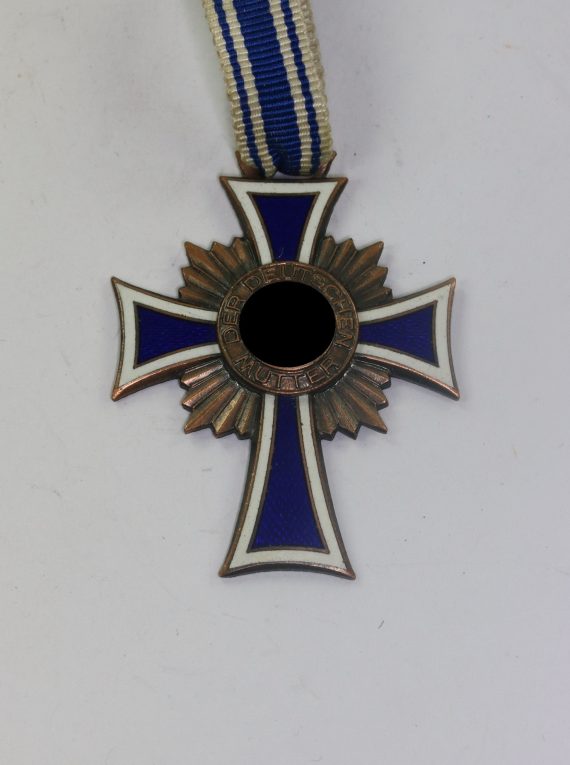 mutterkreuz_in_bronze_16