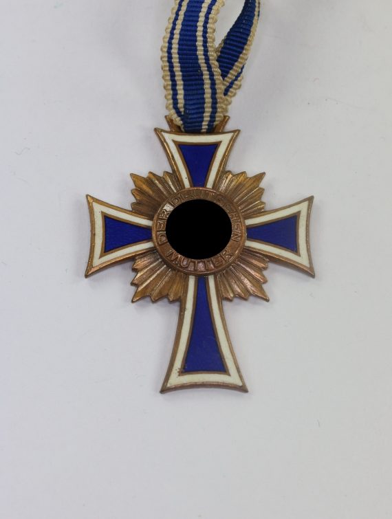 mutterkreuz_in_bronze_16