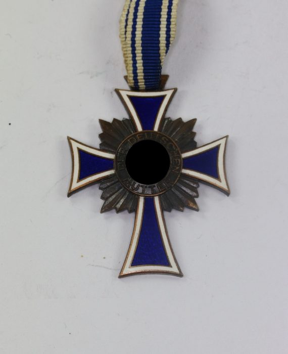 mutterkreuz_in_bronze_16
