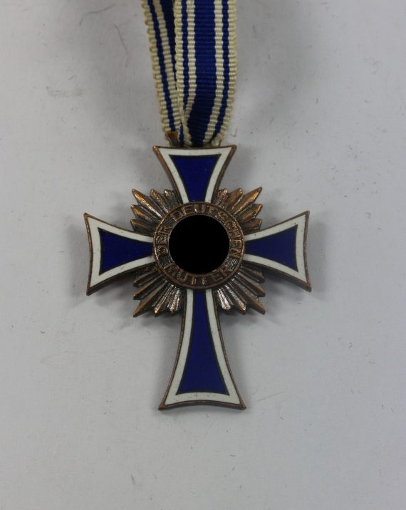 mutterkreuz_in_bronze_16