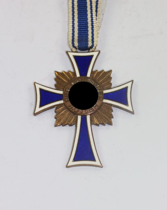 mutterkreuz_in_bronze_16