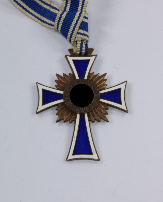 mutterkreuz_in_bronze_1__1