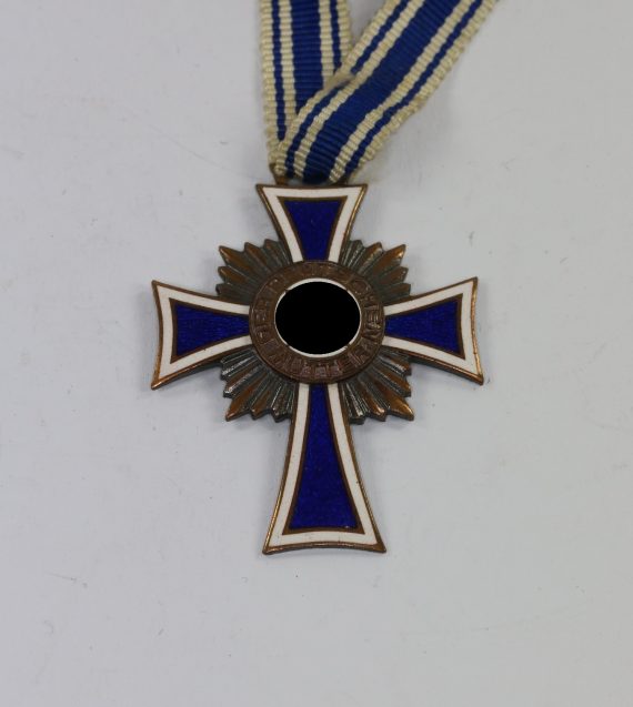 mutterkreuz_in_bronze_1__1_1